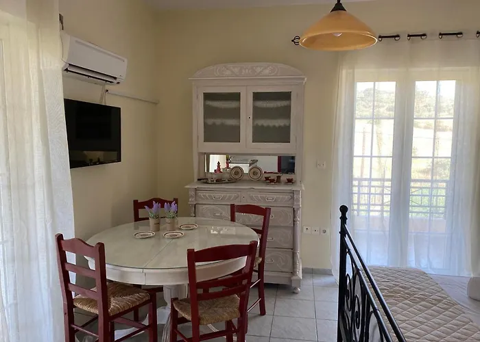 Fofo Marifay アパート Psifia