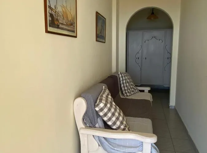 Fofo Marifay アパート